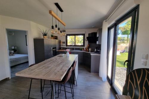 Jolie maison avec terrasse et jardin à Amfreville