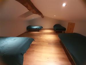 Jolie maison avec vue, dans bâtisse cévenole