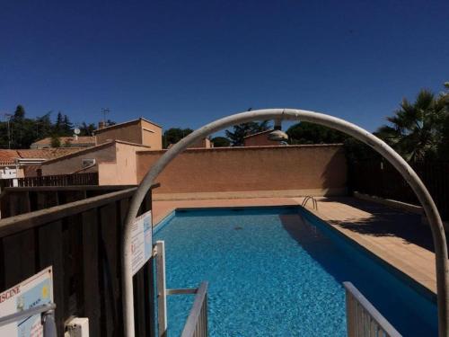 Jolie maison dans résidence avec piscine