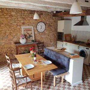 Maison de vacances Jolie Maison de Bourg 29 Le bourg 24150 BADEFOLS SUR DORDOGNE 24150 Badefols-sur-Dordogne Aquitaine