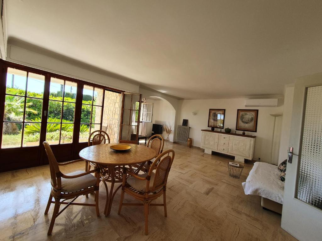 Maison de vacances Jolie maison provençale au calme 885 Avenue des Alpes 06250 Mougins