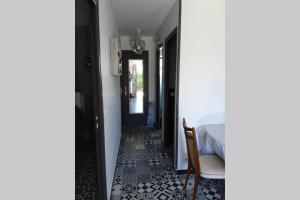 Jolie villa individuelle meublée de plein pied avec jardin