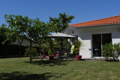 Jolie Villa neuve, au calme, proche forêt / Bisca