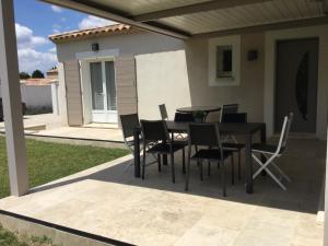 Jolie villa vacances climatisée avec piscine privée, proche du centre village de Mouriès à pieds, au coeur des Alpilles, LS1-302-Bouvino