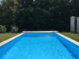 Jolie villa vacances climatisée avec piscine privée, proche du centre village de Mouriès à pieds, au coeur des Alpilles, LS1-302-Bouvino