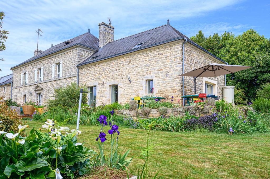 Maison de vacances KER CASE A NOU - Belle Longère familiale à la campagne à 10 minutes de Vannes LD Le Salo 56250 Monterblanc