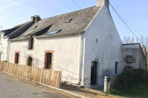 Maison de vacances KERAUDREN RHUYS - Longère XVIIIe - 10 pers - 4 chb - plage à pied 27 Rue de Keraudren 56730 Saint-Gildas-de-Rhuys Bretagne