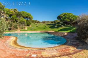 L&A Villa with Private heated Pool in Prainha