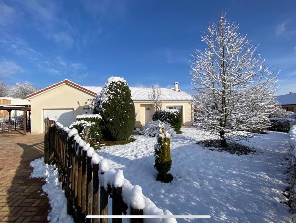 Maison de vacances L'aquarelle, charmante maison avec jardin clôturé et arboré 6 personnes 219 Rue de Rouau Menil 88220 Dounoux