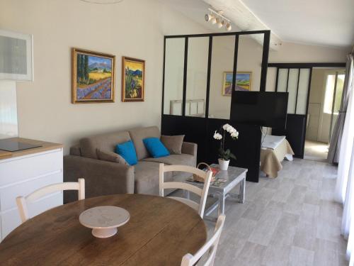L'ATELIER JONQUERETTES