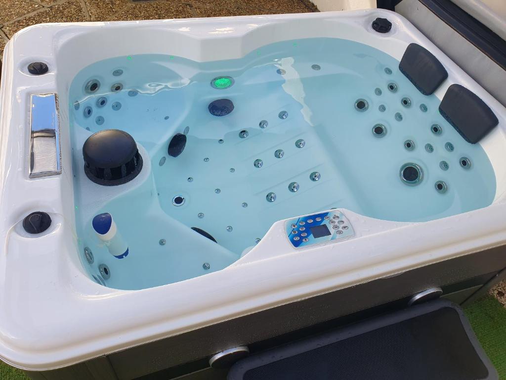 L EMBRUN Jacuzzi 5 Rue de Metz, 35400 Saint-Malo