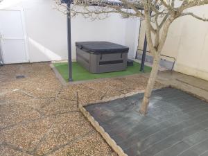L EMBRUN Jacuzzi