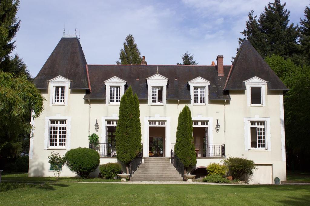 L'Hermitage 17 Rue de Saint-Prive, 89170 Saint-Martin-des-Champs