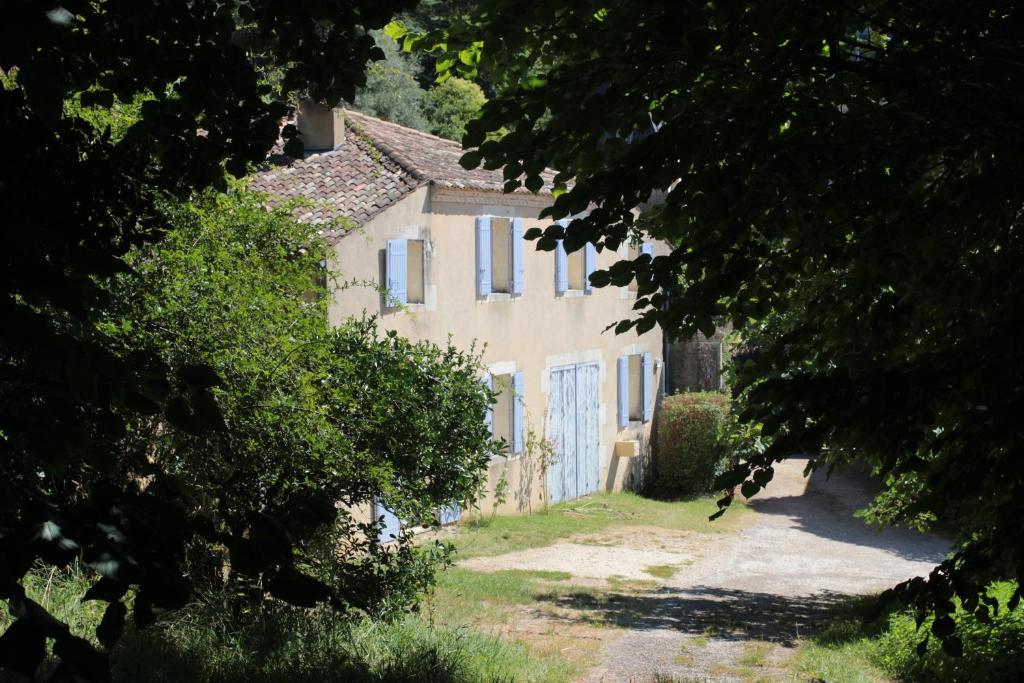 Maison de vacances L'Ombrière Chateau Le Roc 43, route basse 17150 Saint-Thomas-de-Cônac