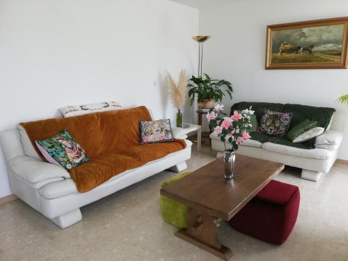 L'Opaline, Jolie Maison avec Jardin 6 pers,10km Honfleur, linge et internet inclus