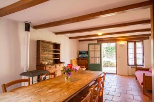 Maison de vacances L'Oubradou Charming mas in Provence with shared pool nature and calm 232 Chemin de Salgues Domaine de la haute maure,  Jardin de Vies 83780 Flayosc Provence-Alpes-Côte d\'Azur