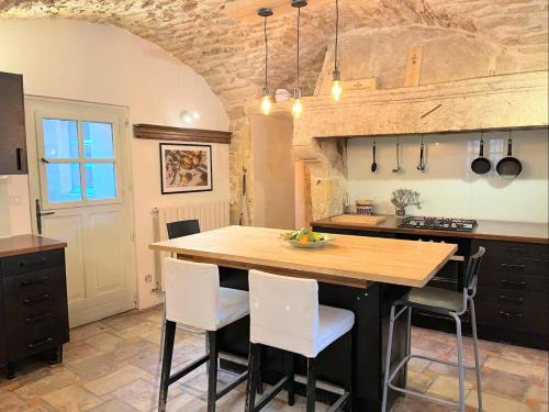 La Bastide du Chateau - charme - piscine -