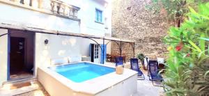 La Bastide du Chateau - charme - piscine -