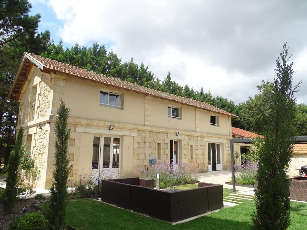 LA BASTIDE P AND P