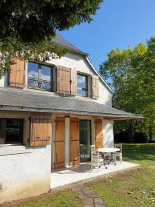 Maison de vacances La bergerie, maison spacieuse avec grand jardin, vue sur les Pyrénées 6A Avenue Jean Prat 65100 Lourdes Midi-Pyrénées