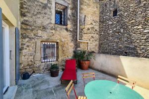 Maison de vacances La Bousquetière, Maison de village esprit Loft. 20 Bis 20 Rue de Verdun 84230 Châteauneuf-du-Pape Provence-Alpes-Côte d\'Azur