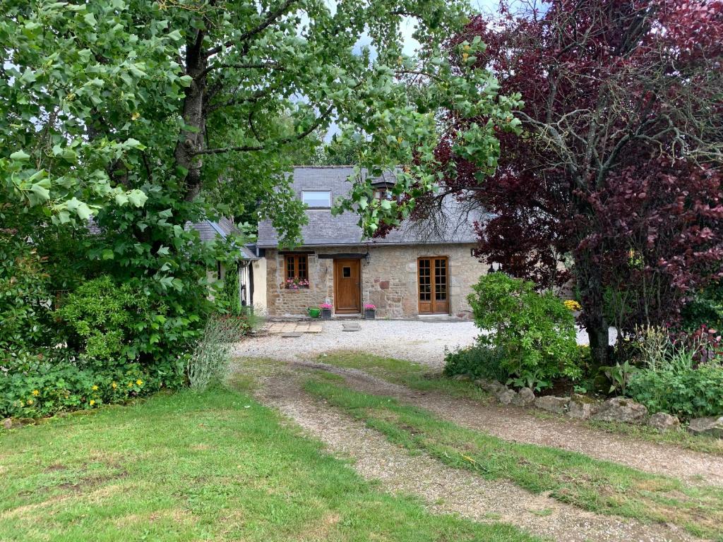 Maison de vacances La Bureliere- Holiday home for families, groups and couples La Burelière 53120 Gorron