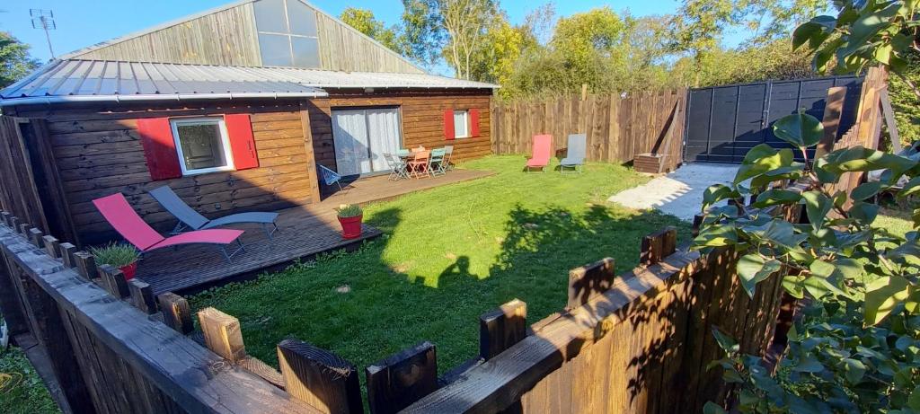 Maison de vacances La cabane au fond du jardin Las Pradesques 48500 Le Massegros