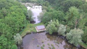 Maison de vacances La cabane du pont du Douet Chemin d’en la foucaudière Près du pont du Douet 37130 Mazières-de-Touraine Région Centre
