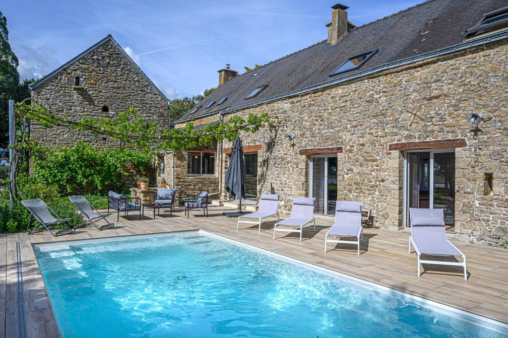 LA CALYPSO - Magnifique longère avec piscine ! Lieu dit le Lirey, 56450 Noyalo