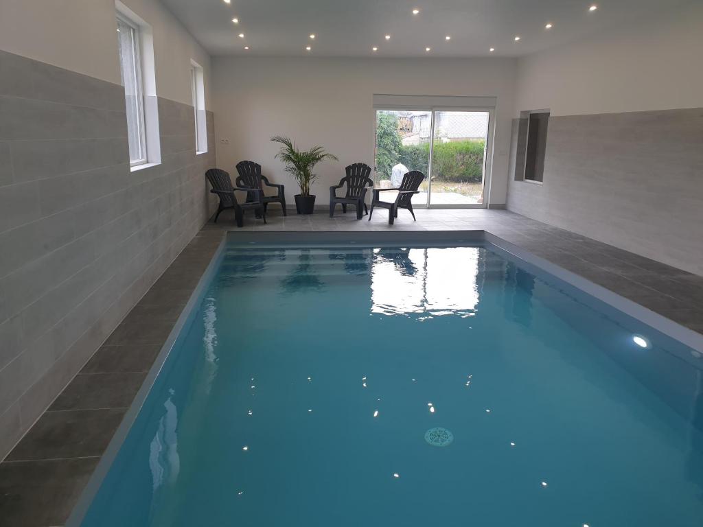 Maison de vacances La campagnarbre avec piscine pour 12 personnes 2 Rue des Cours 08270 Wagnon