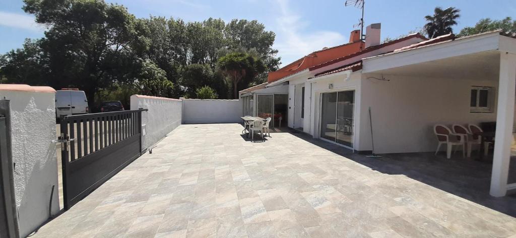 LA CATULLE Maison proche du port et de la plage 8 Rue Catulle Mendès, 66750 Saint-Cyprien