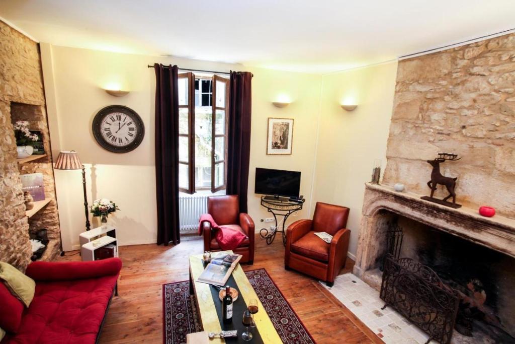 La Celeste de Chabrillan 5 Rue Papucie, 24200 Sarlat-la-Canéda