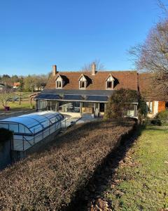 La Charmeraie : gîte de charme, piscine et spa