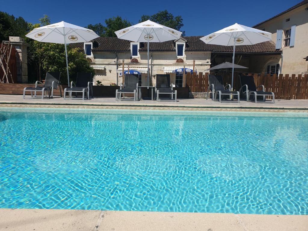 La Charrue gite complex 42 Route de la Beynichie, 24340 Monsec