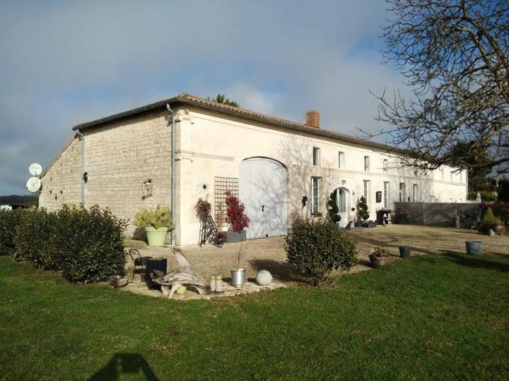 Maison de vacances LA CHOUETTE 4 Chemin des Moulins 17500 Saint-Sigismond-de-Clermont