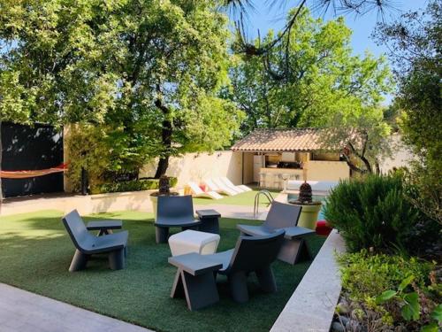 la cigale rouge Maison de vacances tout confort avec piscine chauffée dans la pinède