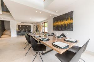 La Corniche Prestige, Luxury Villa with private Wellness and Spa by LocationlacAnnecy, LLA Selections