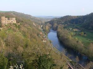 La croix des Landes gîte ou chambre d'hôte avec piscine à Chouvigny
