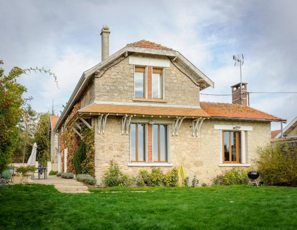 Maison de vacances La Ferme de Wary 8 Rue des Orfevres 51220 Brimont