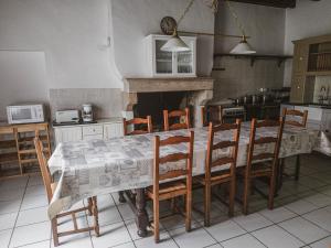 LA LAUJÈRE IVIE - Gîte & Piscine privative