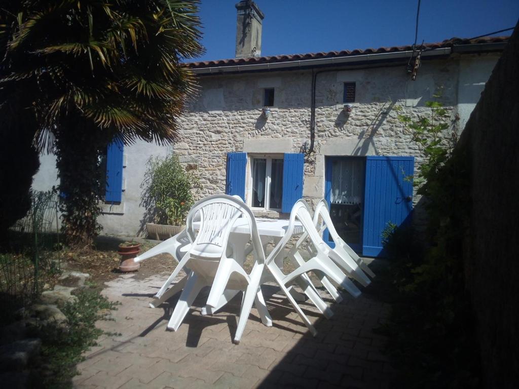 Maison de vacances La maison bleue 2 les augirons 33820 Saint-Ciers-sur-Gironde