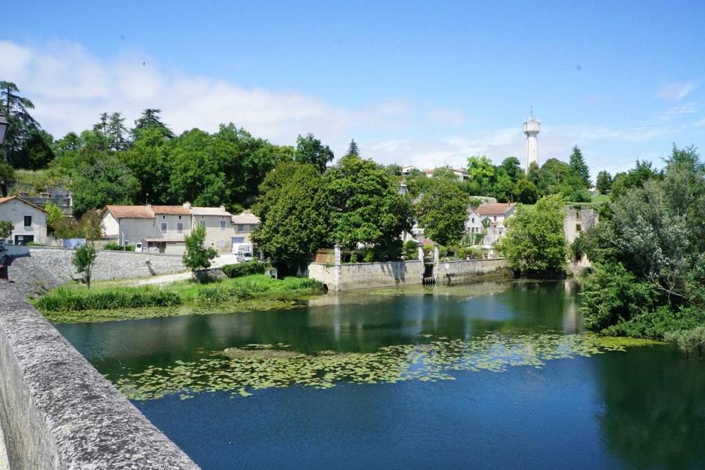 Maison de vacances La Maison Colline 6 Lieu-dit La Haute Terne 16230 Luxé