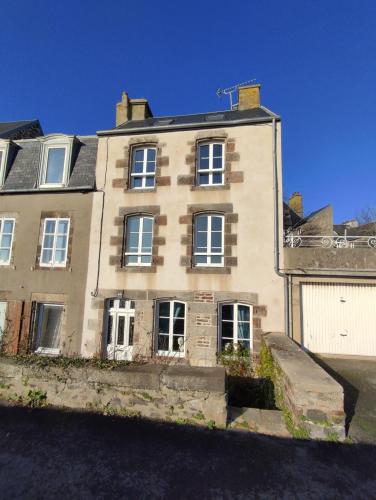 La Maison de l'Amiral vue sur mer à Granville