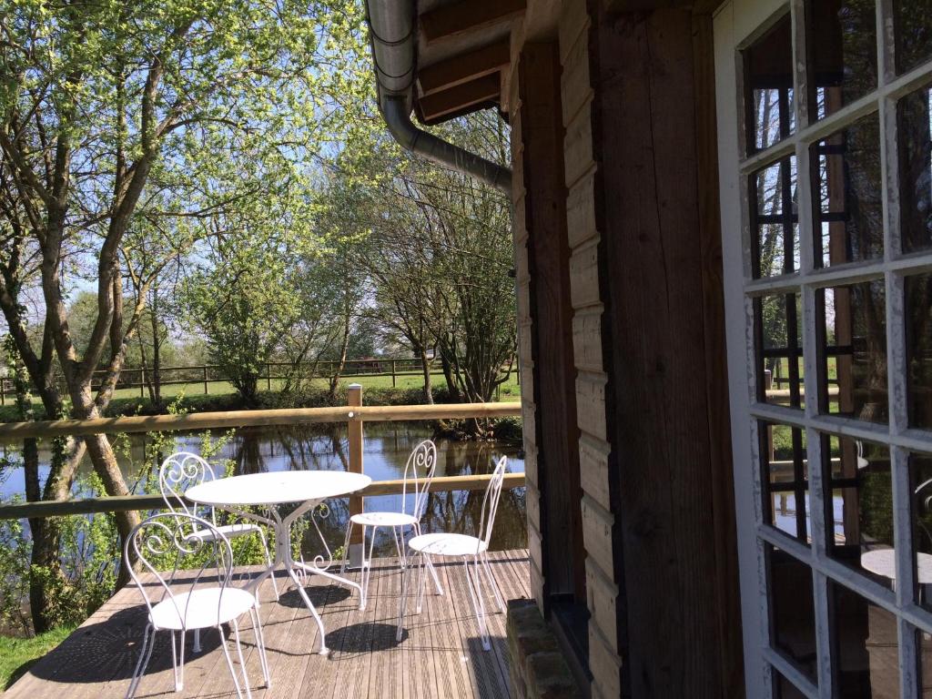 Maison de vacances La Maison de l'Etang Lieu dit Gratte Panche, chemin des godets 14340 Manerbe