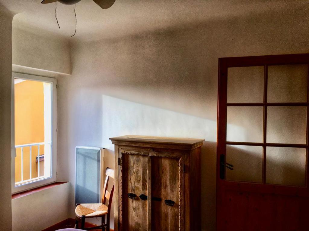 La Maison de Lily, cosy dans le Vieux-Hyères, parking gratuit Rue Bourgneuf, 83400 Hyères