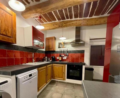 La Maison de Lily, cosy dans le Vieux-Hyères, parking gratuit