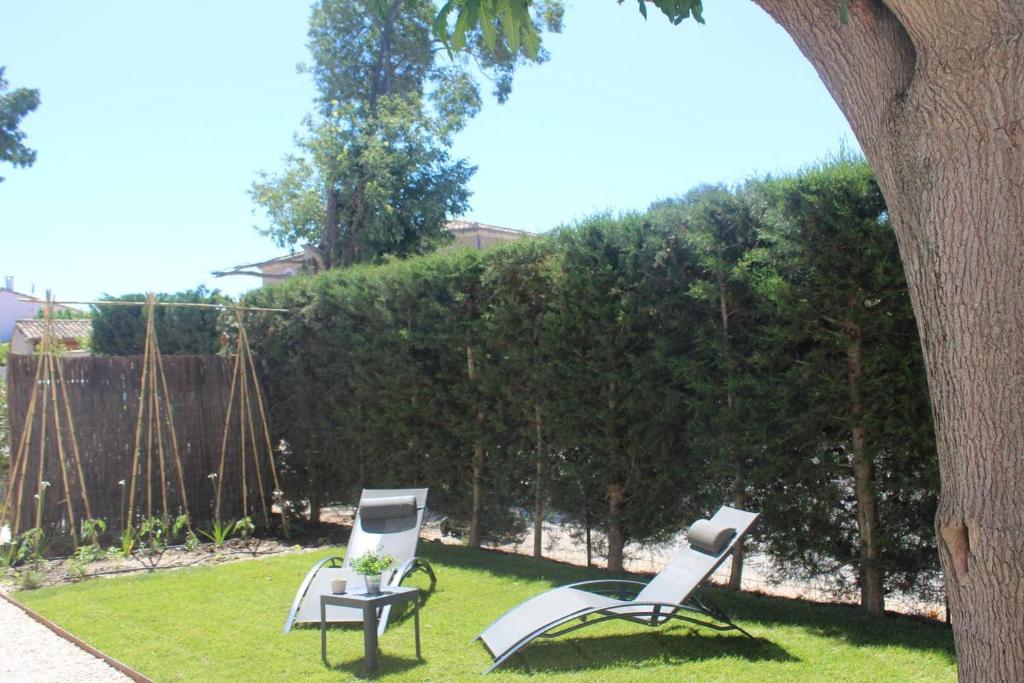 Maison de vacances La maison de Manon, 4-5personnes, 75m2, centre village, jardin et wifi 1 chemin st eloi 13520 Maussane-les-Alpilles