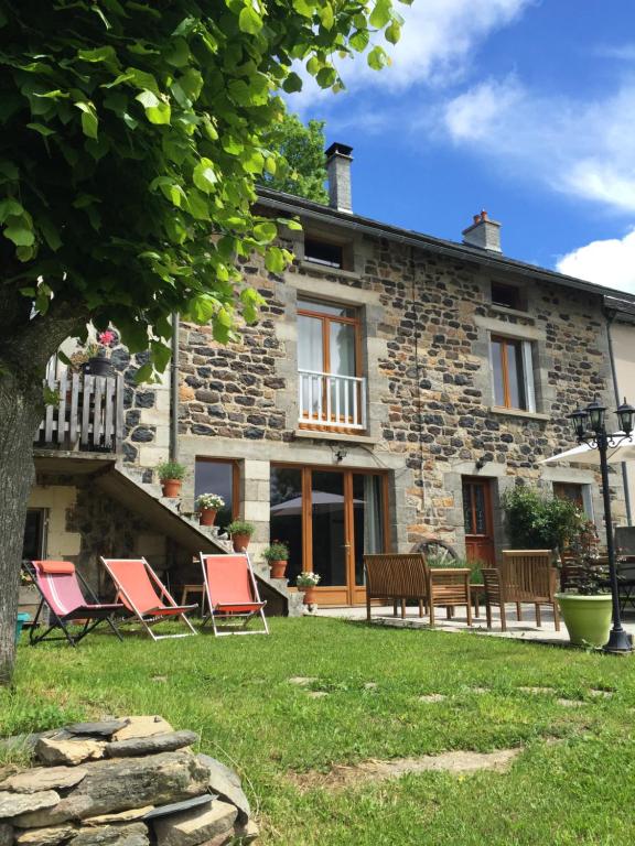 Maison de vacances La Maison des Biscuits Le Bourg 15320 Loubaresse