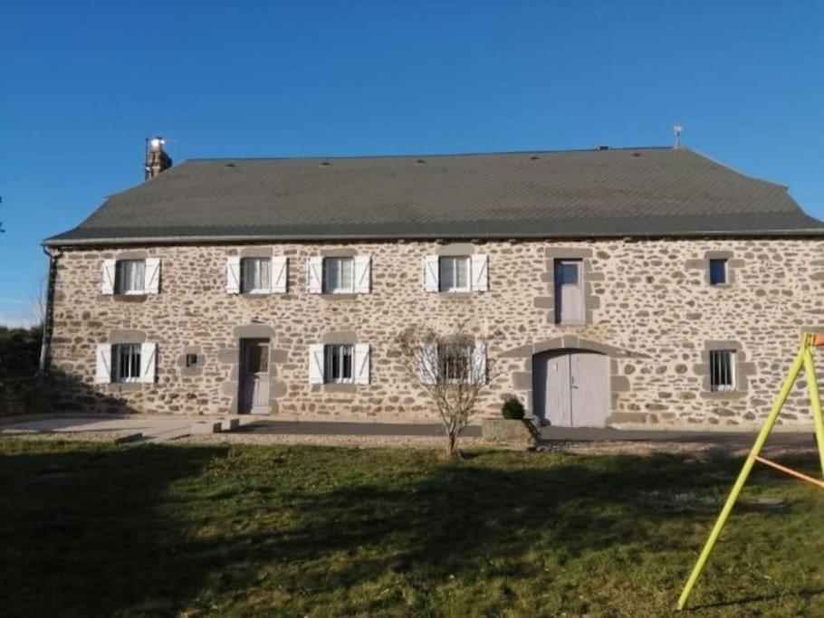 LA MAISON DES HIRONDELLES 12 rue de l'église, 15430 Cussac