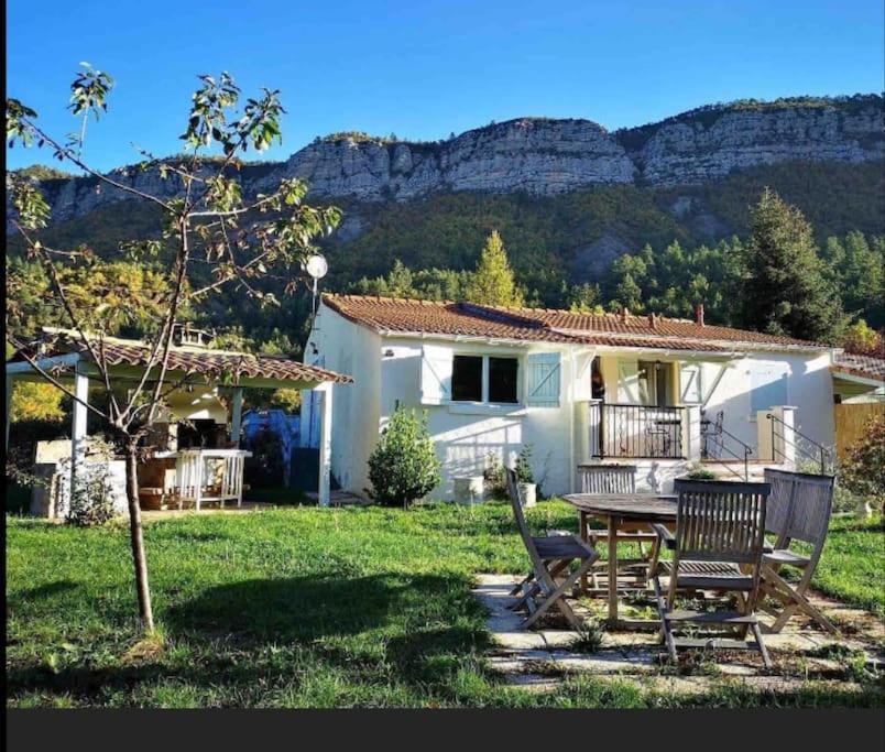 Maison de vacances La maison des Pins 4 Les Clots 04170 Saint-Julien-du-Verdon